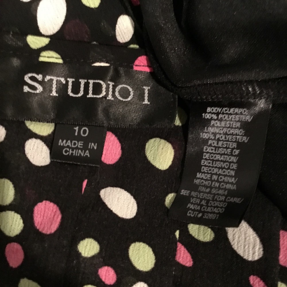 BEAUTIFUL POLKA DOT SWING DRESS - Picture 13 of 13